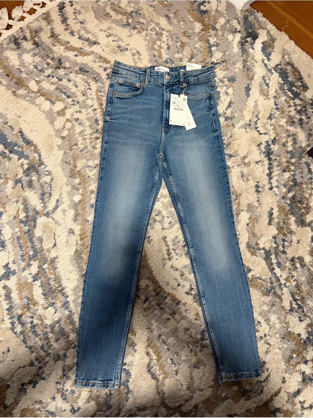 Zara Women’s Skinny Jeans in Light Blue Wash